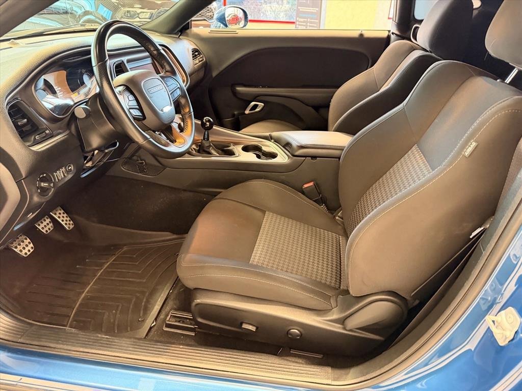 Used 2022 Dodge Challenger R/T w/ Blacktop Package image 16