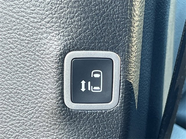 New 2026 Chrysler Pacifica Limited w/ Uconnect Theater Family Group image 42