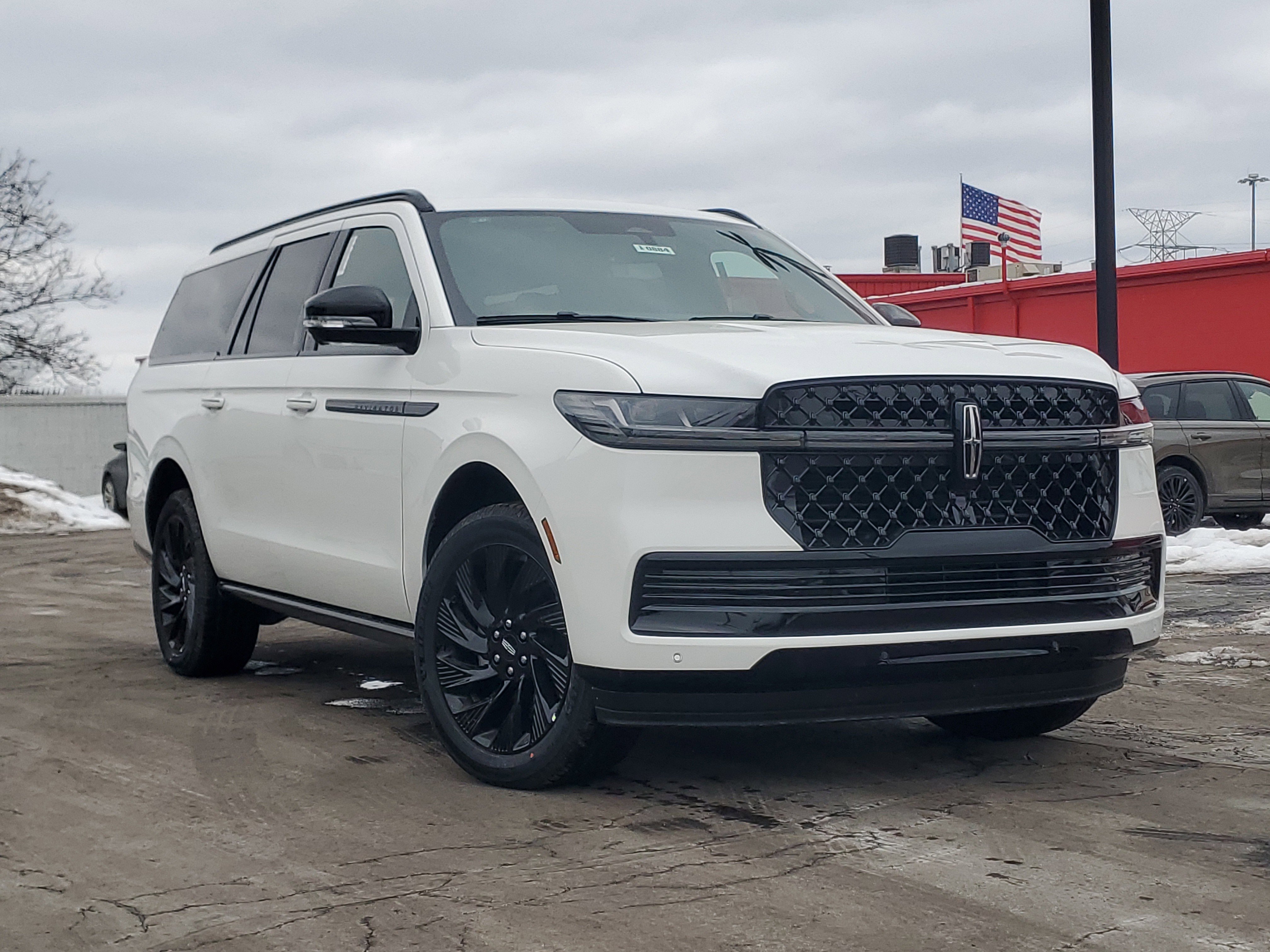 New 2026 Lincoln Navigator L Reserve w/ Jet Appearance Package image 1