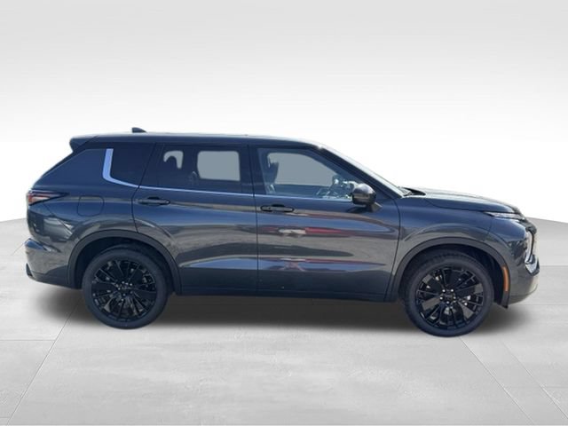 New 2026 Mitsubishi Outlander LE FWD image 6