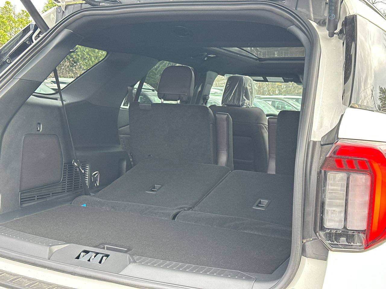 New 2026 Ford Explorer Platinum w/ LUX Leather Package image 9