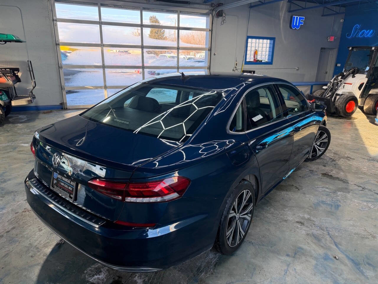 Used 2021 Volkswagen Passat 2.0T SE image 2