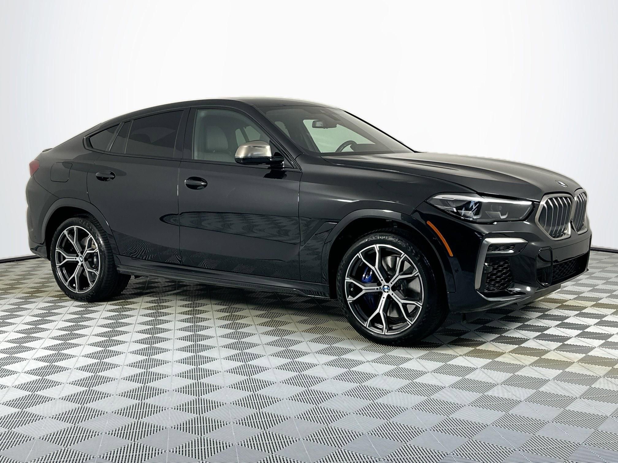 Used 2023 BMW X6 M50i w/ Parking Assistance Package AWD/4WD image 3