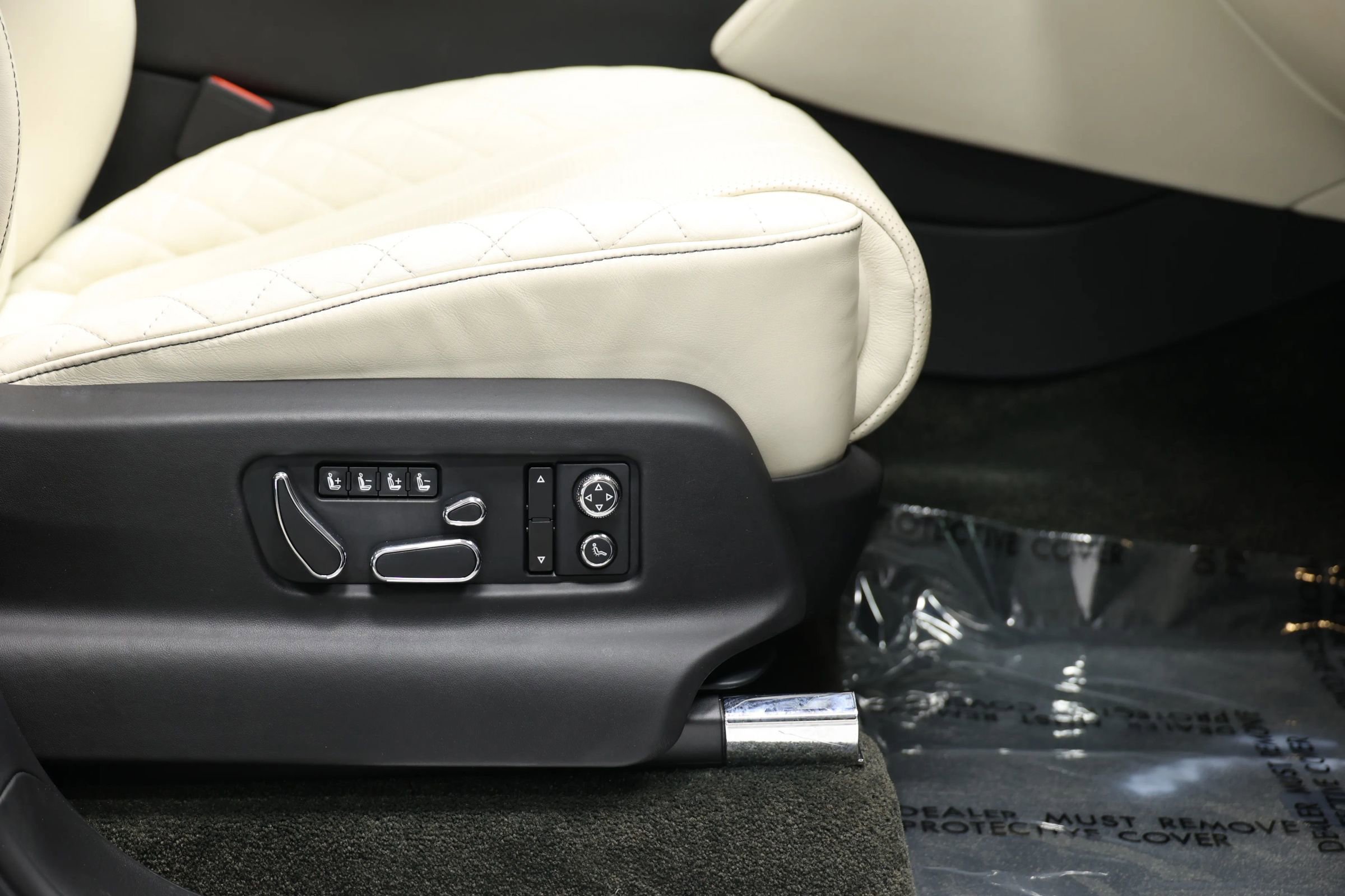 Used 2017 Bentley Bentayga image 89