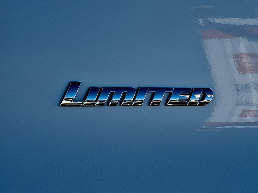 Used 2022 Toyota 4Runner Limited AWD/4WD image 31