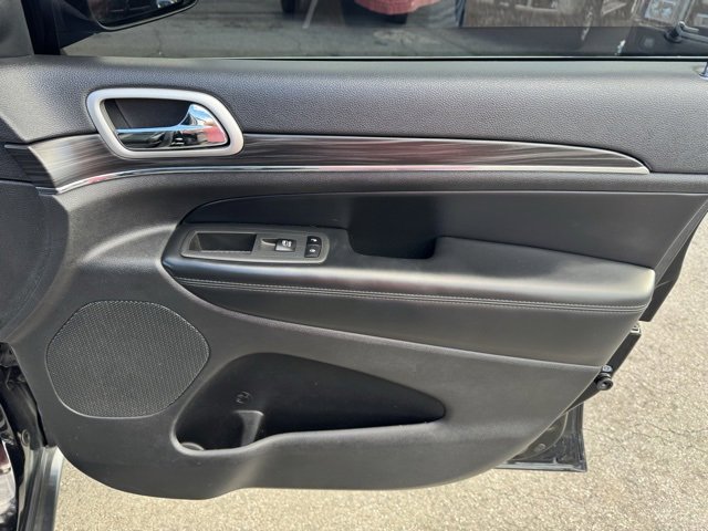 Used 2022 Jeep Grand Cherokee Limited w/ Tech Group image 17