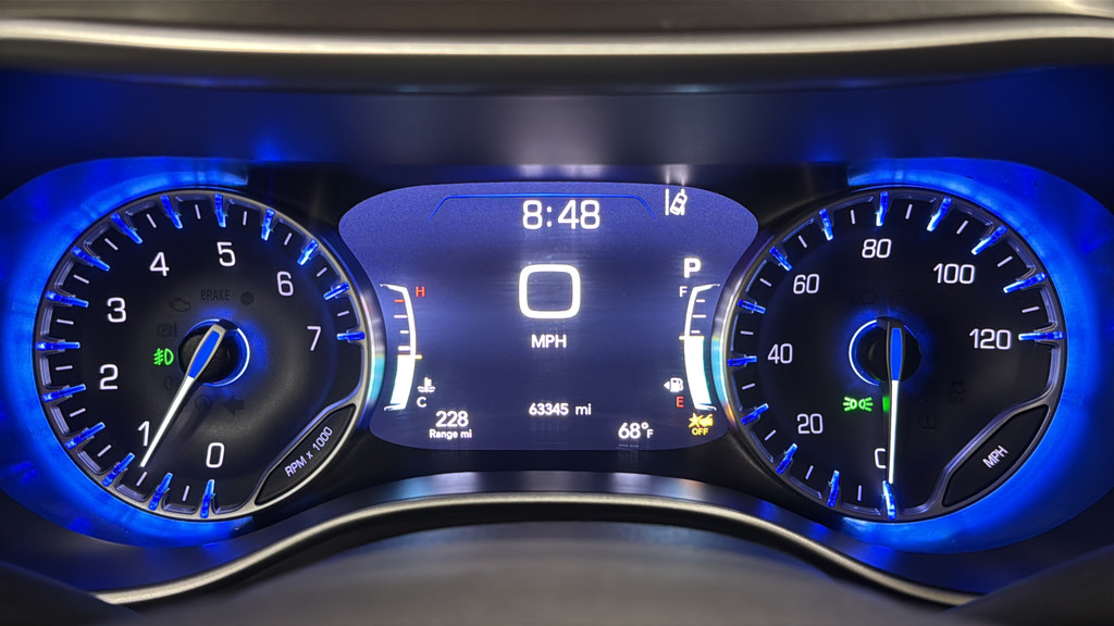Used 2024 Chrysler Pacifica Touring-L FWD image 16