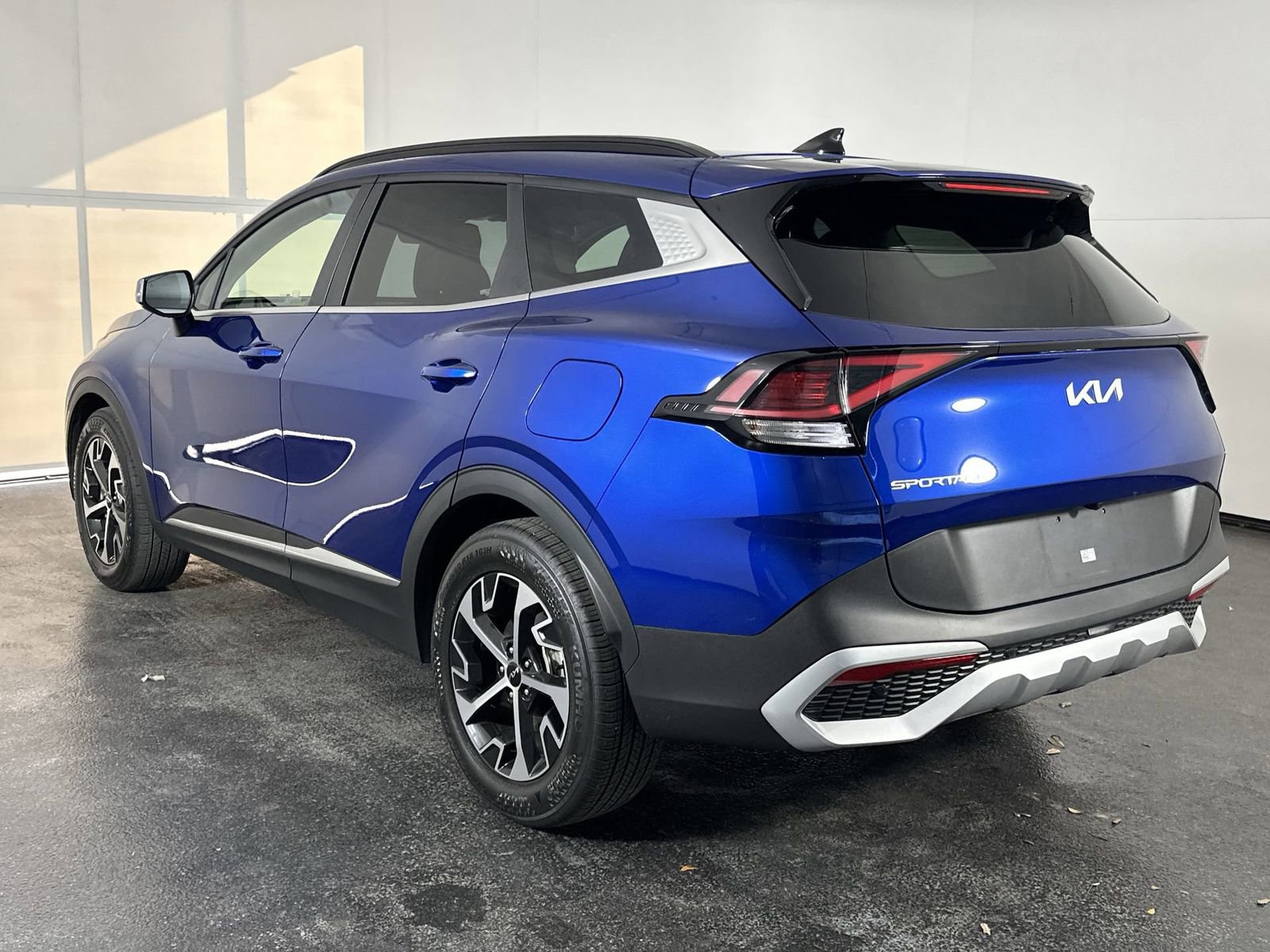 Used 2025 Kia Sportage EX w/ Premium Package image 9