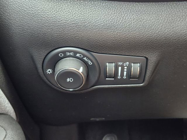 Certified 2022 Jeep Compass Latitude w/ Sun and Sound Group image 24