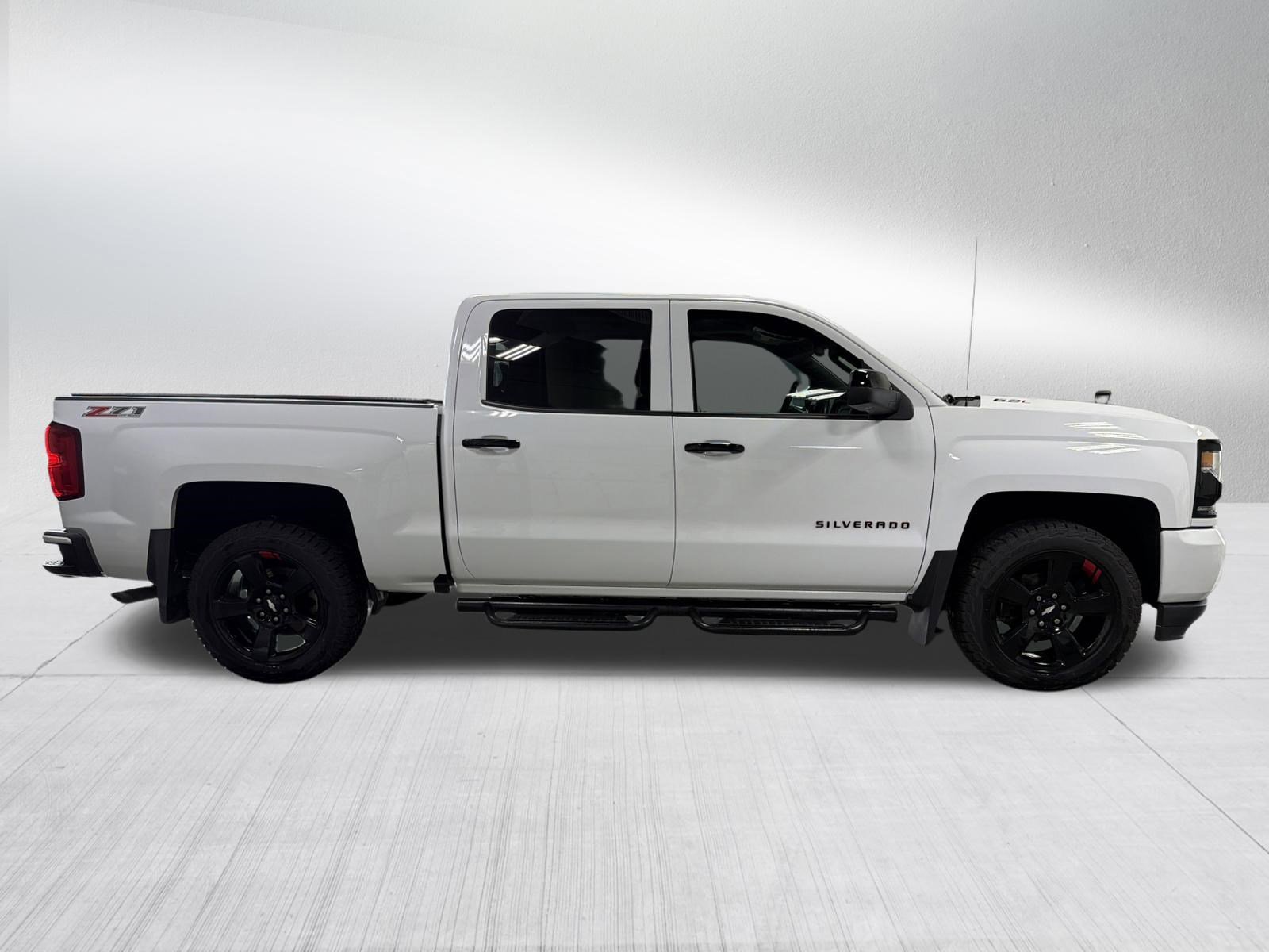 Used 2017 Chevrolet Silverado 1500 LTZ Z71 w/ Redline Edition image 8