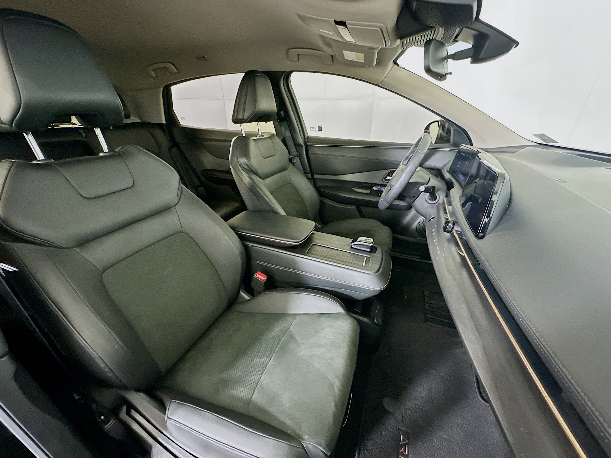 Used 2023 Nissan Ariya ENGAGE image 31