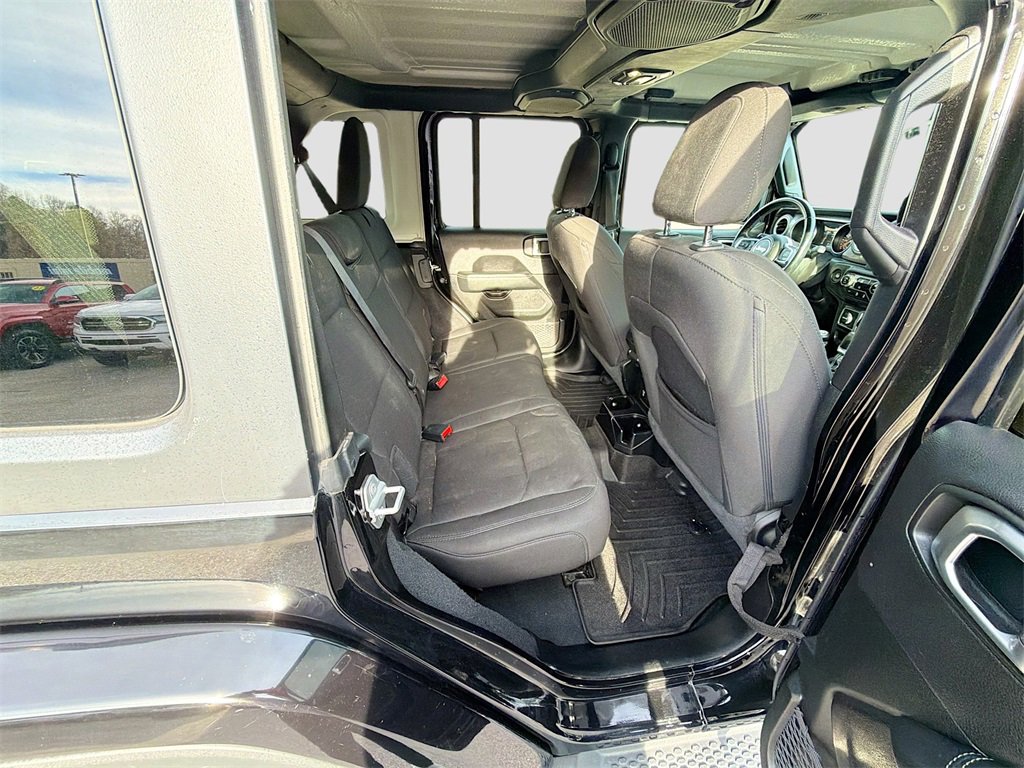 Used 2020 Jeep Wrangler Unlimited Sahara image 31