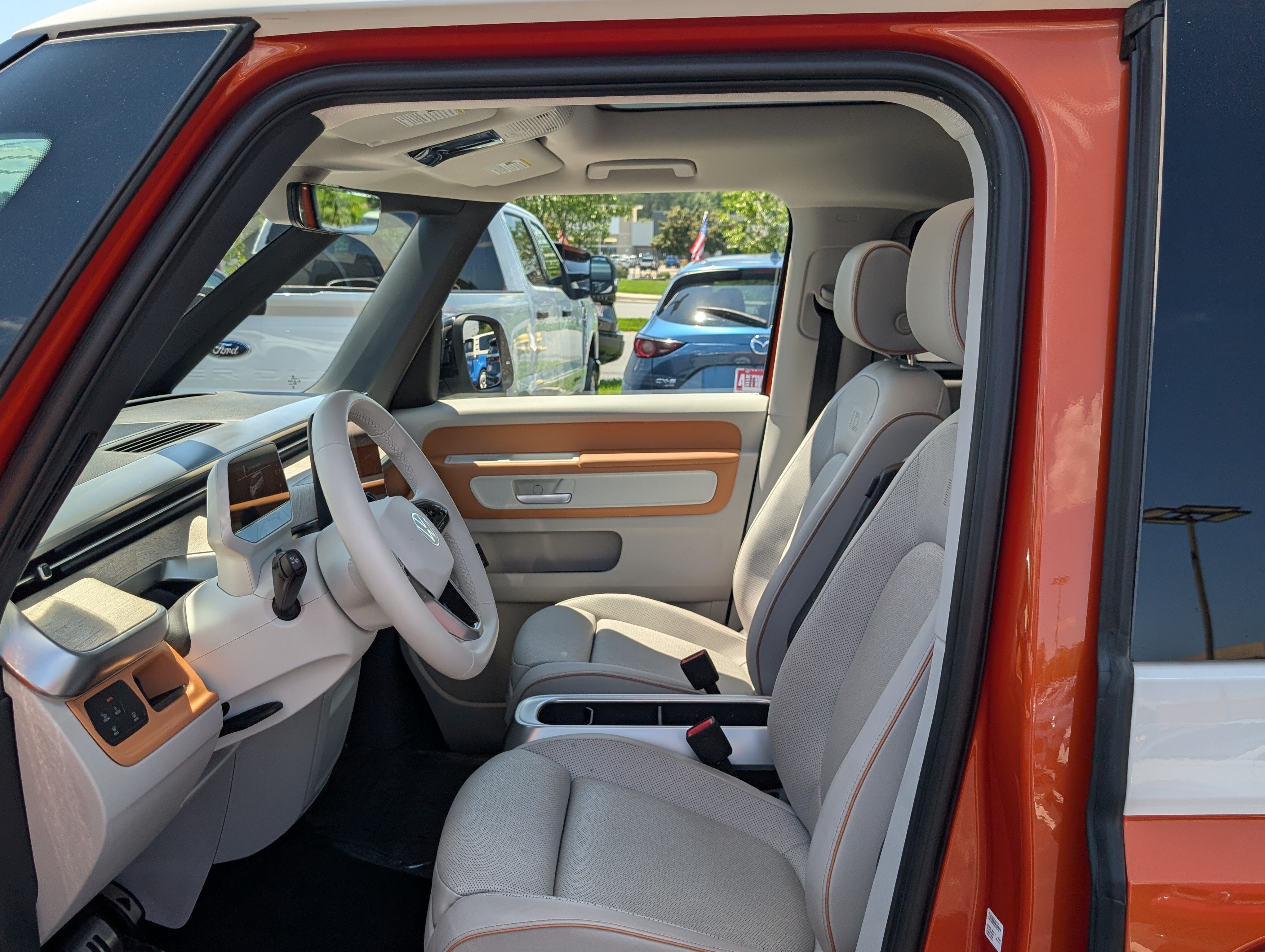 Used 2025 Volkswagen ID. Buzz Pro S Plus RWD image 18