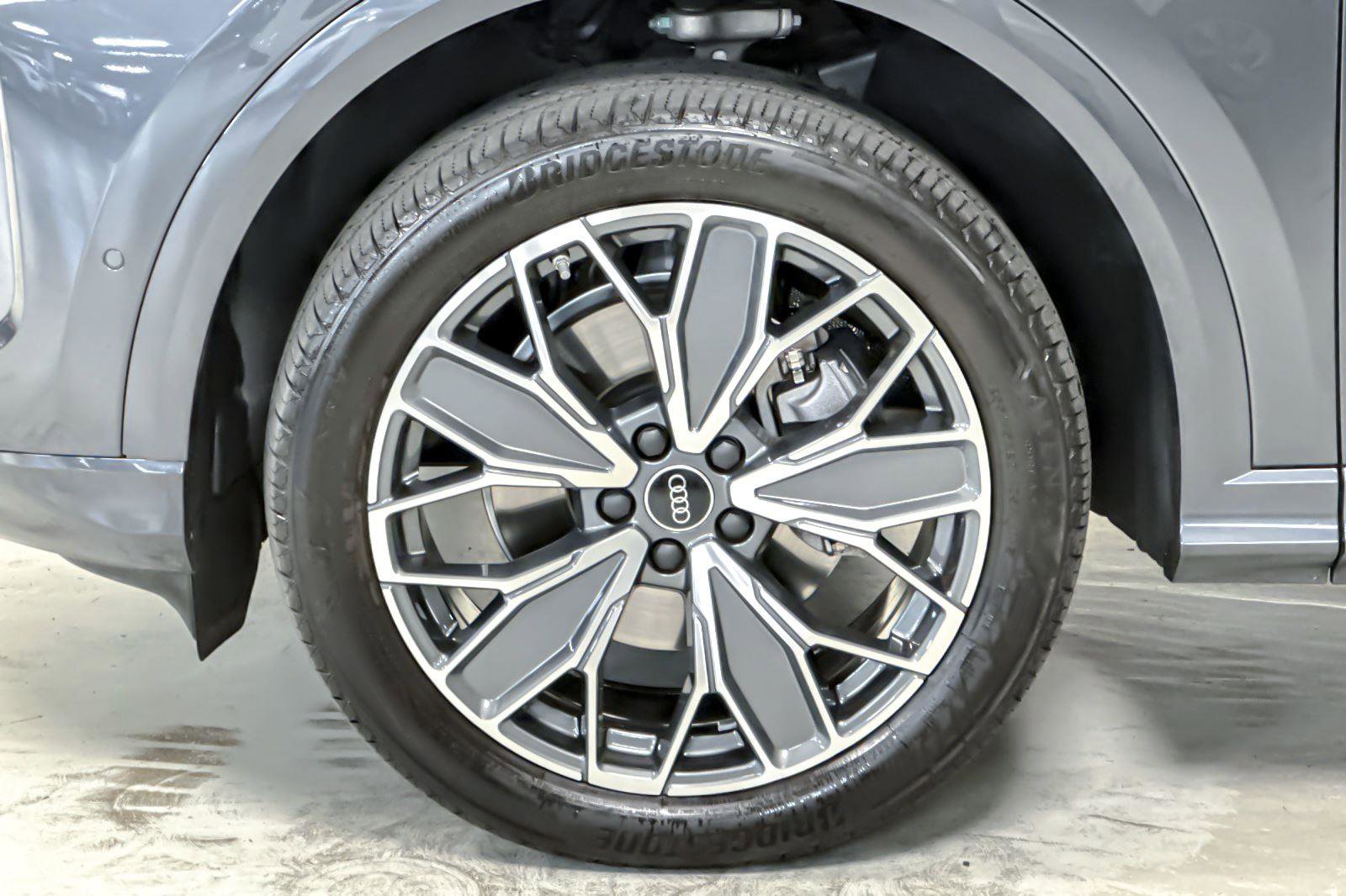 Used 2025 Audi Q5 Premium Plus w/ Premium Plus image 26