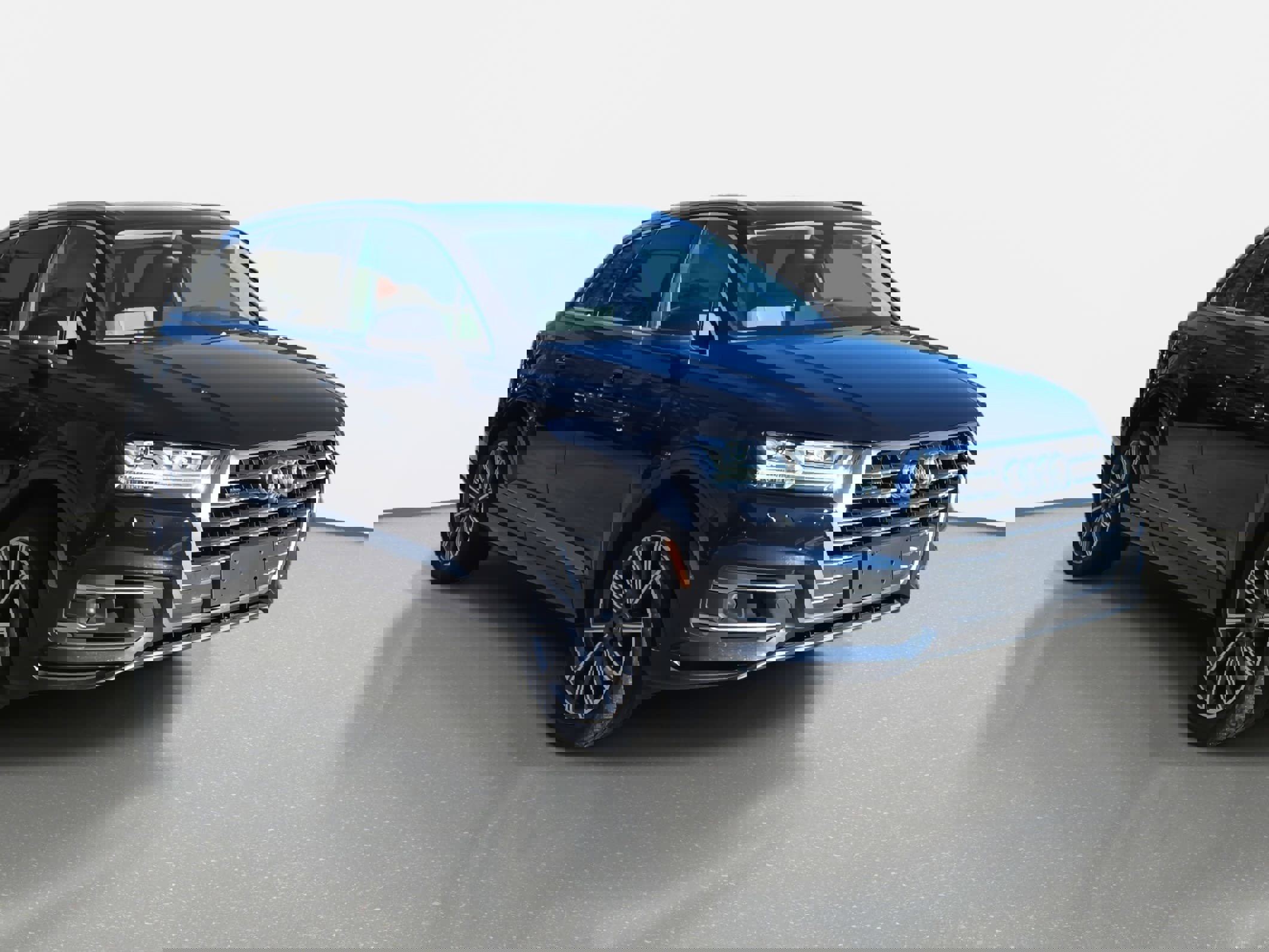 Used 2018 Audi Q7 3.0T Prestige image 3