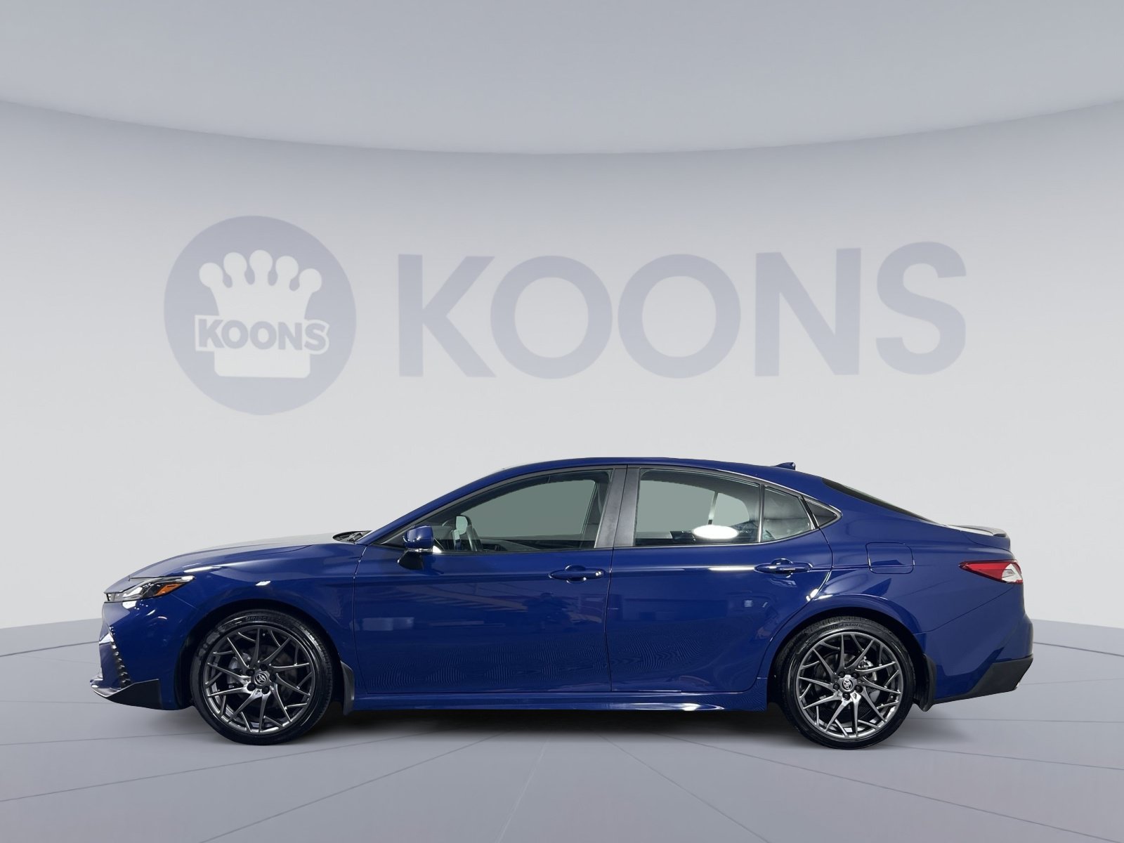 Used 2026 Toyota Camry SE w/ Convenience Package FWD image 2