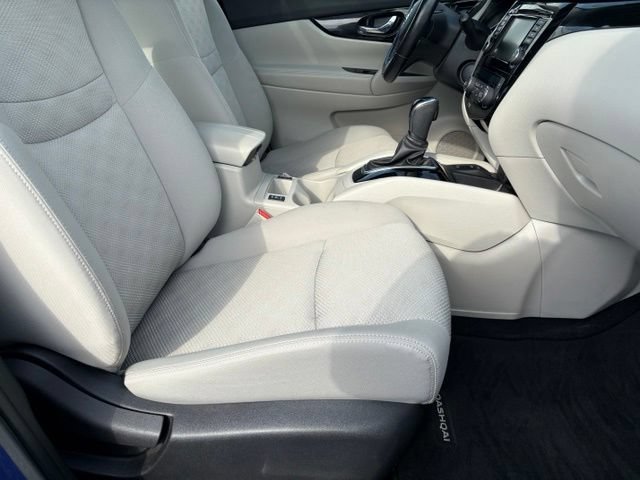 Used 2021 Nissan Rogue Sport SV AWD/4WD image 19