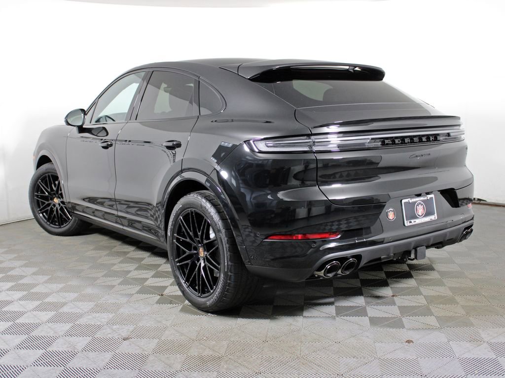Certified 2026 Porsche Cayenne Coupe image 3