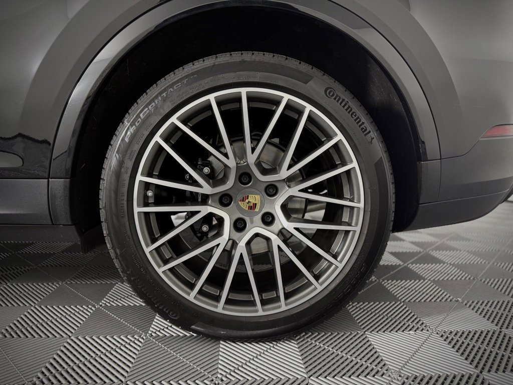 Certified 2023 Porsche Cayenne S image 15