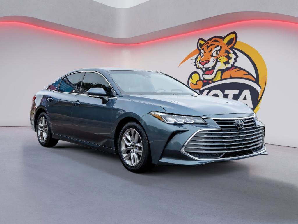 Used 2021 Toyota Avalon XLE image 3