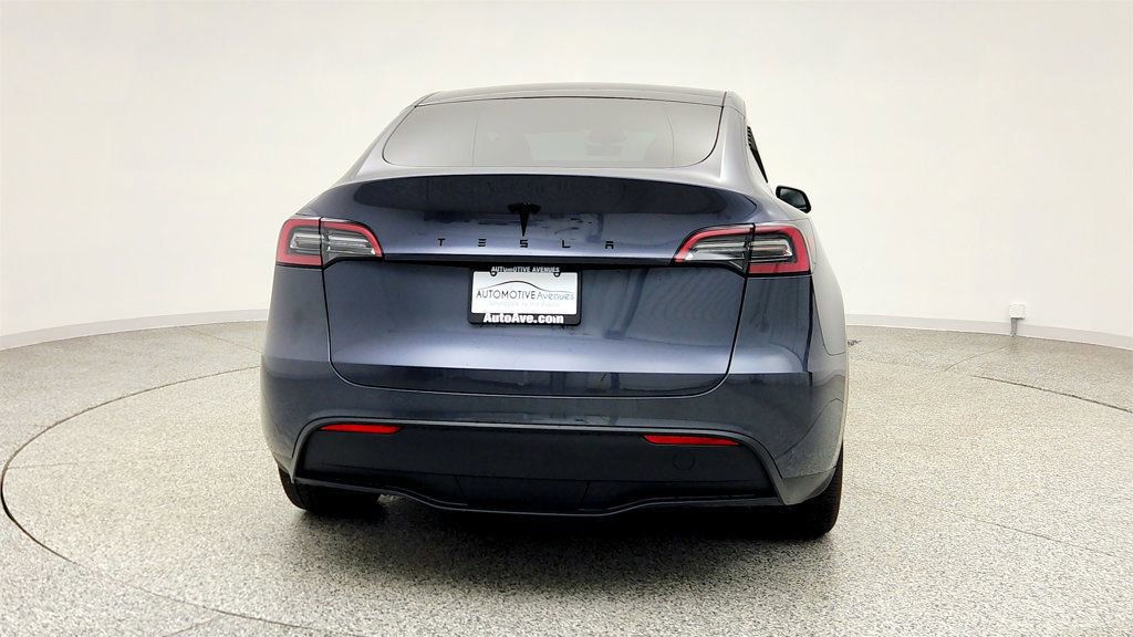 Used 2023 Tesla Model Y AWD image 6