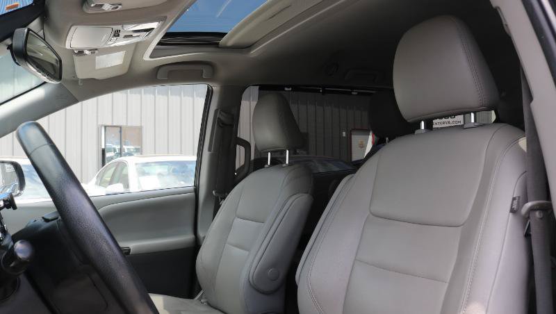Used 2020 Toyota Sienna XLE AWD/4WD image 8