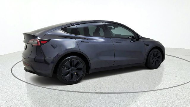 Used 2025 Tesla Model Y Long Range RWD image 9