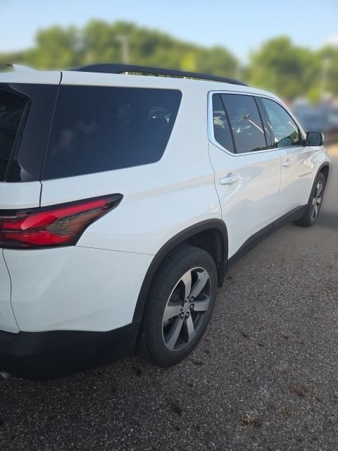 Used 2023 Chevrolet Traverse LT w/ LT Premium Package FWD video 3