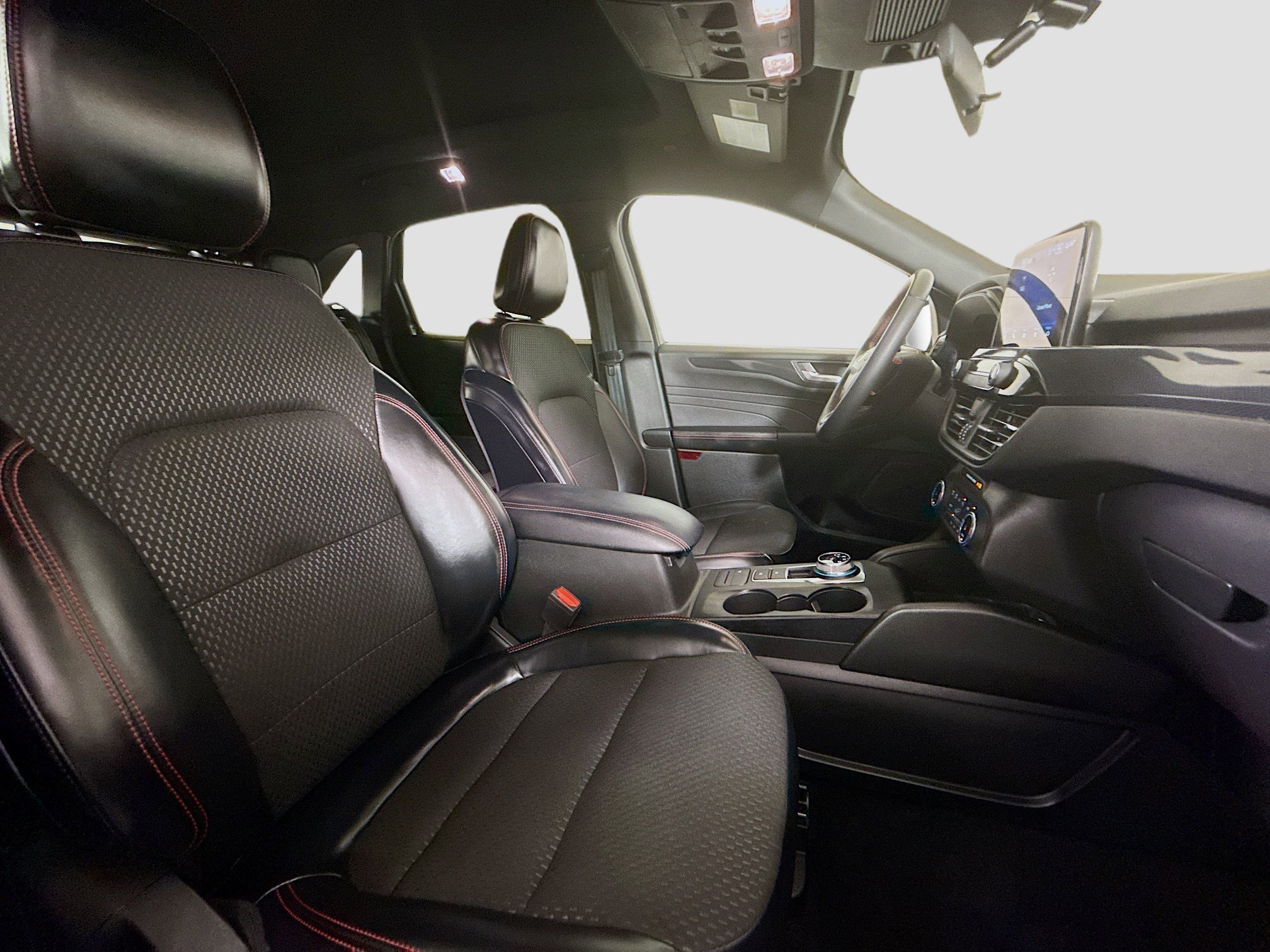 Used 2024 Ford Escape ST-Line Select image 29