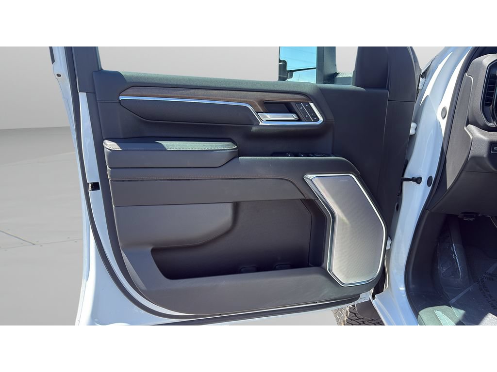 Used 2024 Chevrolet Silverado 3500 High Country w/ High Country Premium Package AWD/4WD image 7