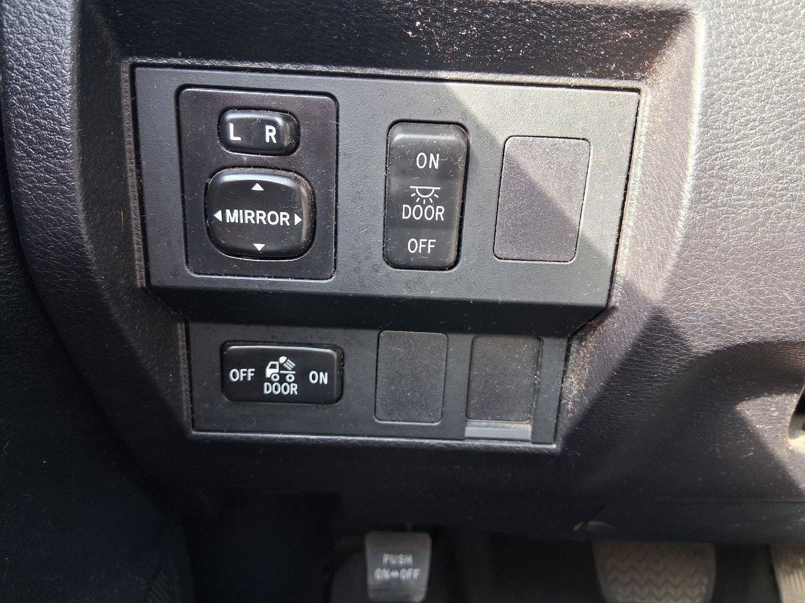 Used 2014 Toyota Tundra SR AWD/4WD image 31