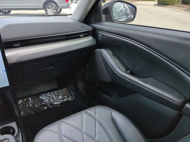 Certified 2021 Ford Mustang Mach-E Select AWD/4WD image 17