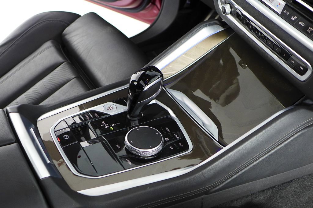 Used 2022 BMW X6 xDrive40i w/ M Sport Package image 15