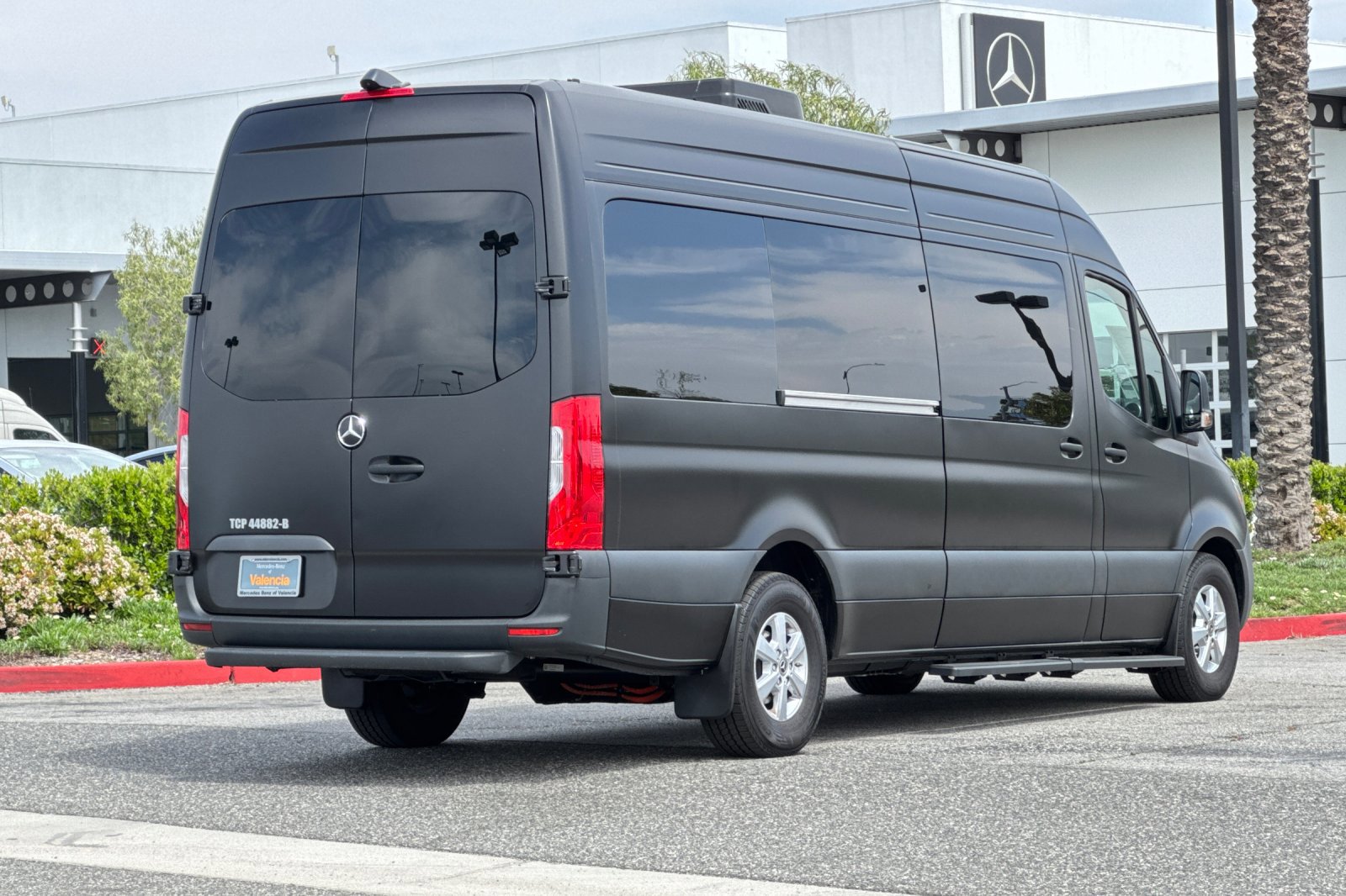 Used 2024 Mercedes-Benz eSprinter 170 Cargo image 6