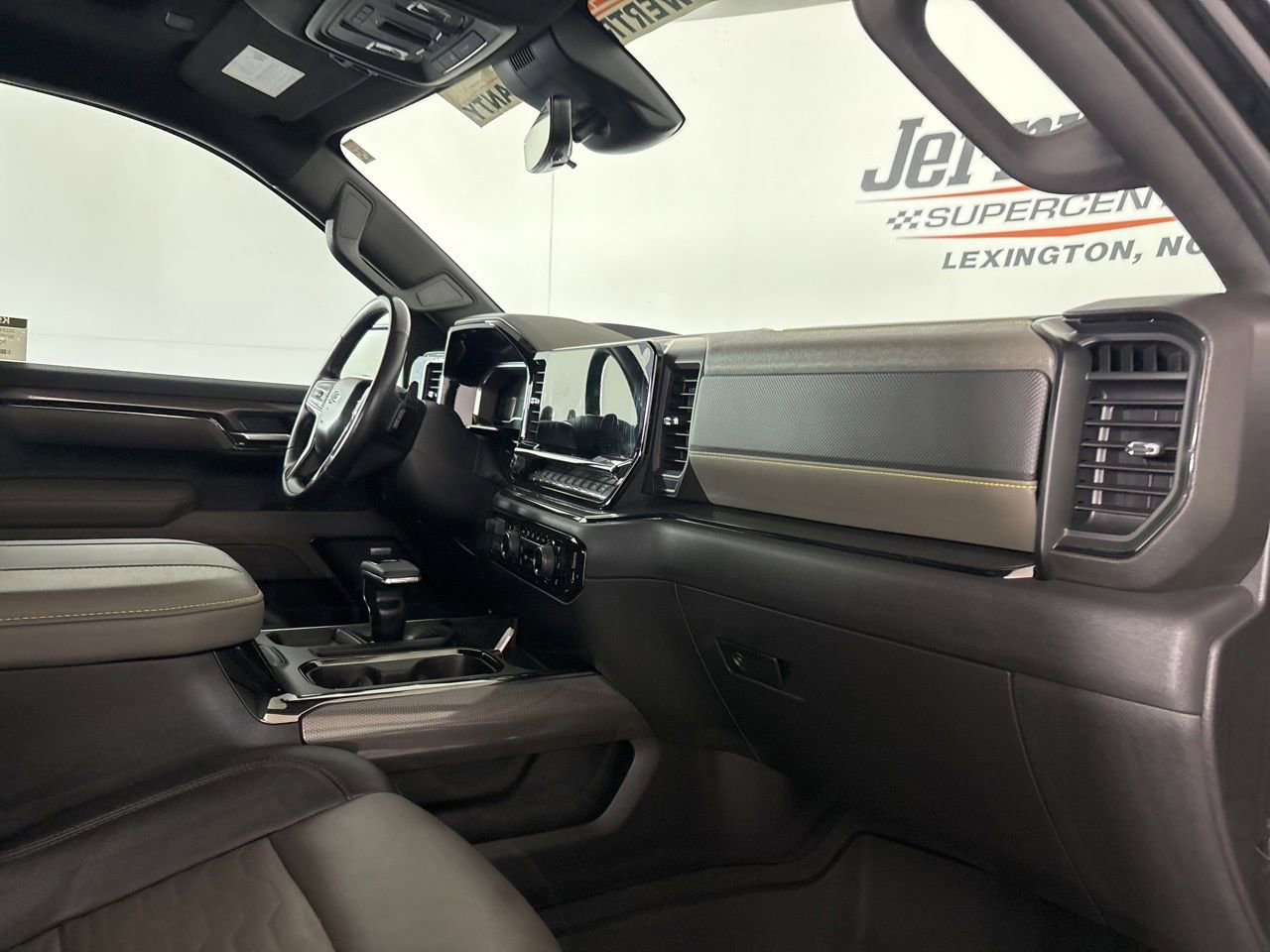 Used 2023 Chevrolet Silverado 1500 ZR2 w/ Technology Package image 31