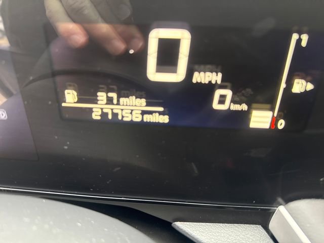 Used 2025 Nissan Kicks S image 13