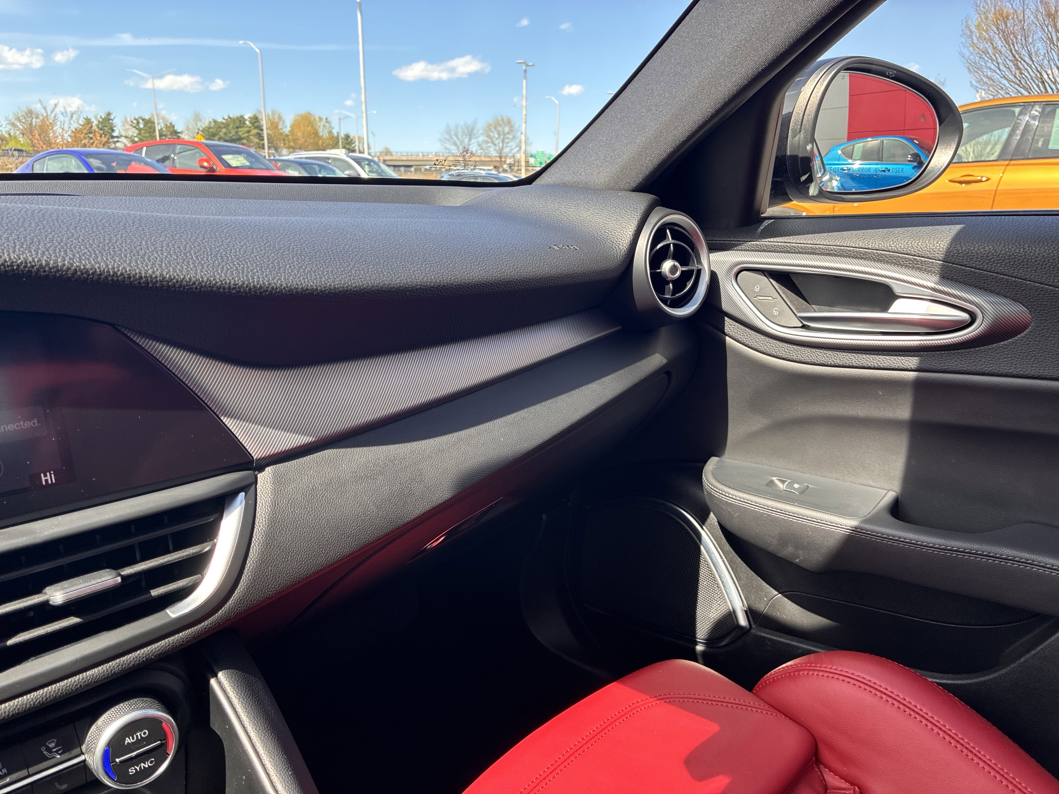 Used 2023 Alfa Romeo Giulia Veloce AWD/4WD image 22