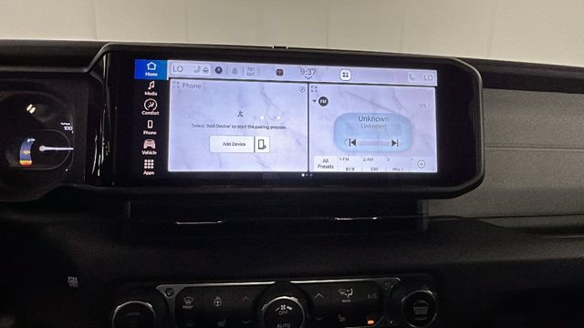 Used 2024 Jeep Wrangler Unlimited w/ Convenience Group AWD/4WD image 22
