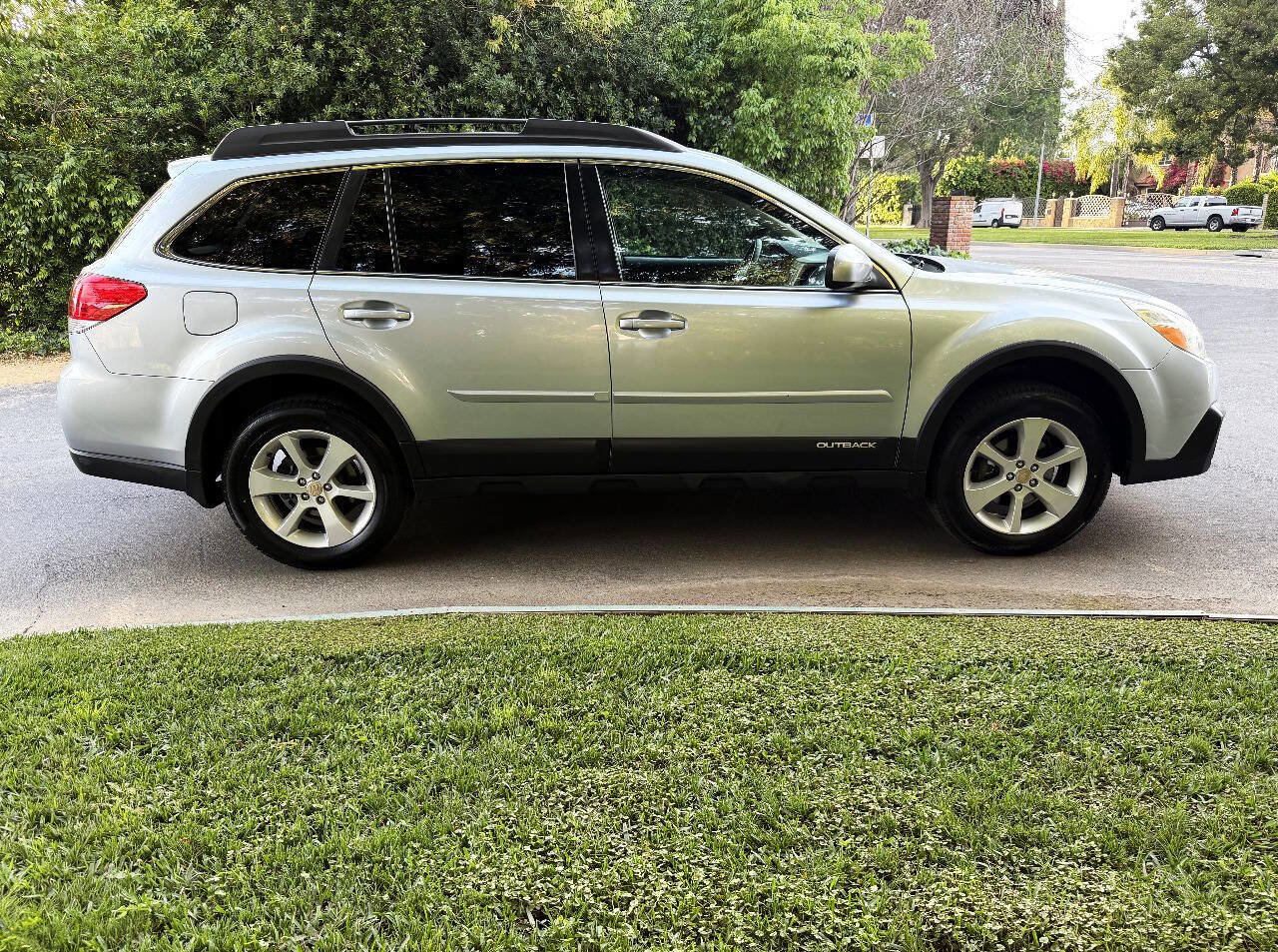 Used 2014 Subaru Outback 2.5i Premium image 8