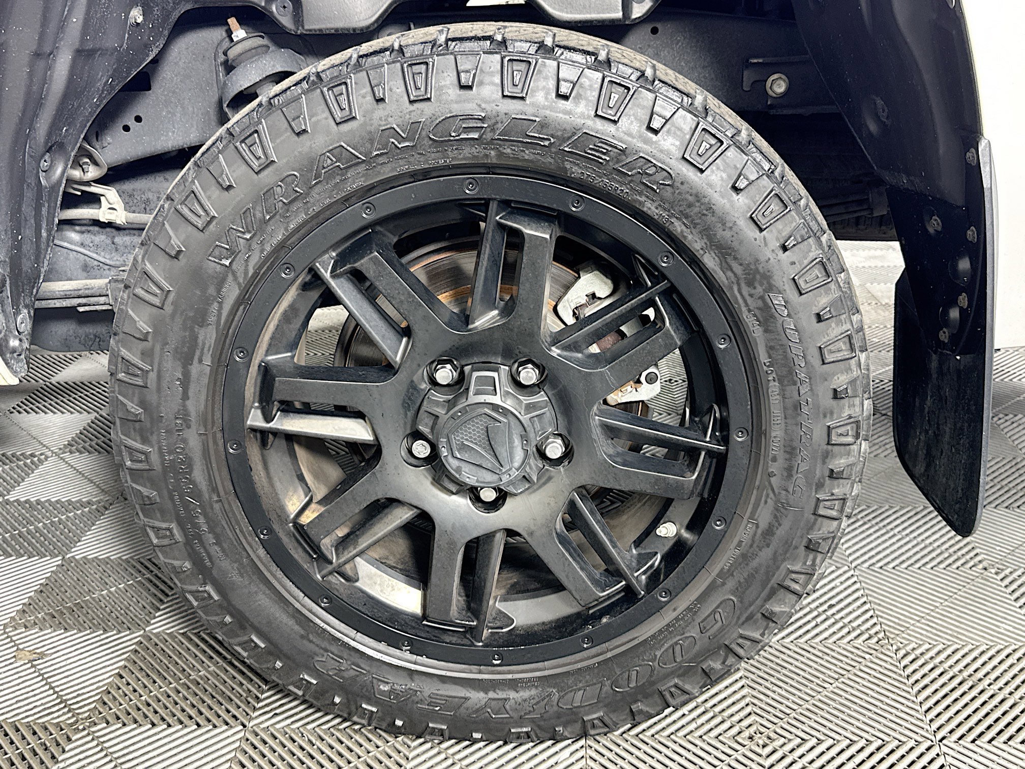 Used 2021 Toyota Tundra SR5 w/ SR5 Upgrade Package image 33