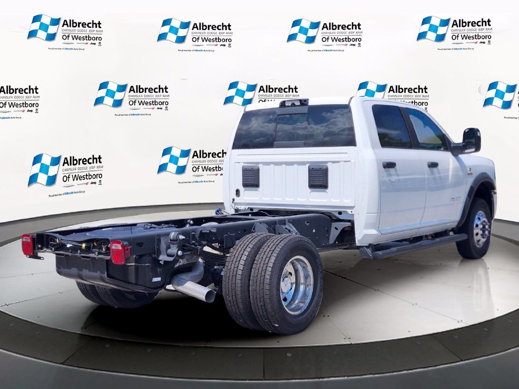 New 2026 RAM 3500 Big Horn AWD/4WD image 5