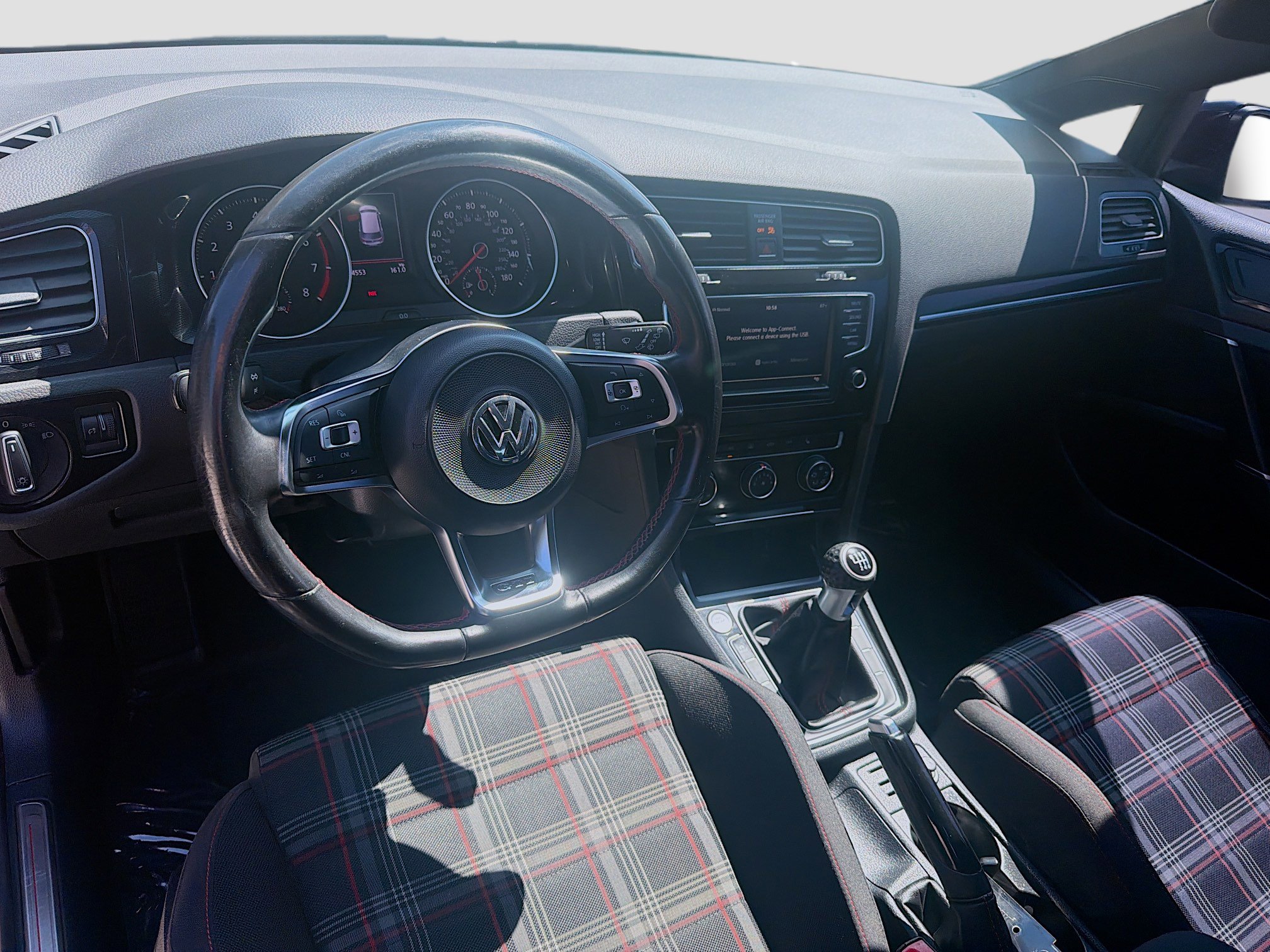 Used 2017 Volkswagen GTI Sport FWD image 9