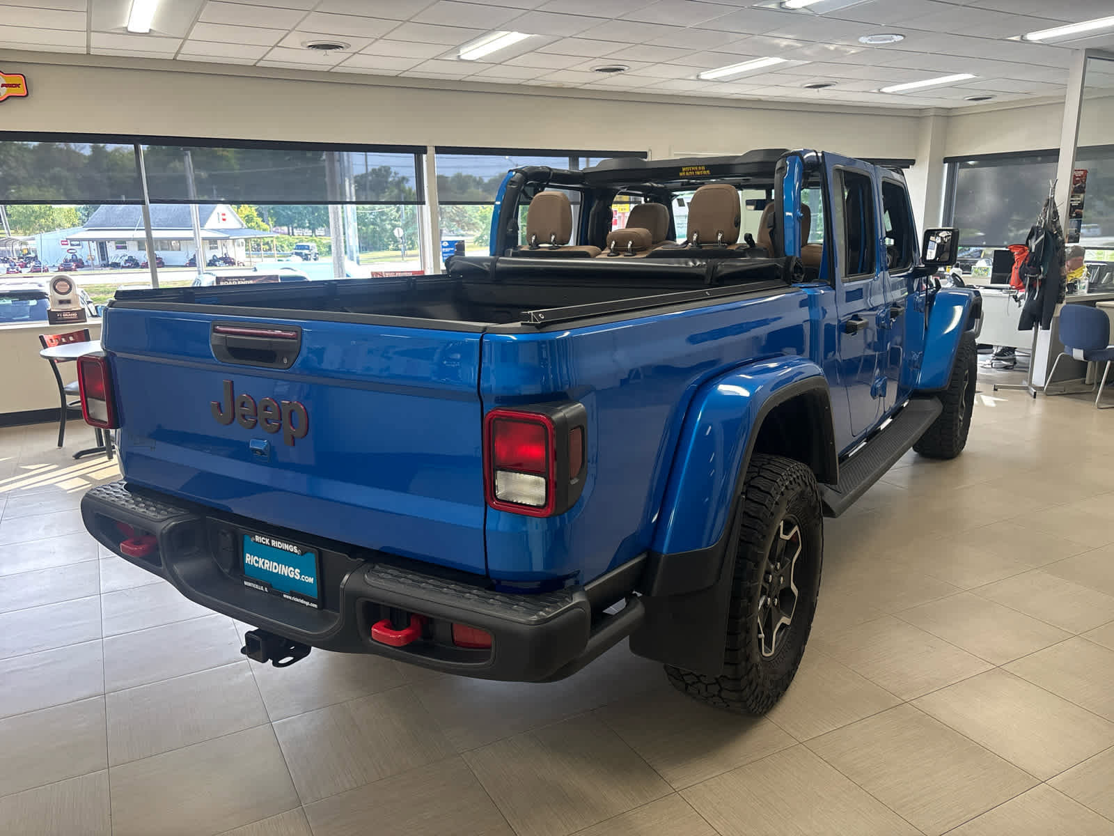 Used 2022 Jeep Gladiator Rubicon w/ Cold Weather Group image 5