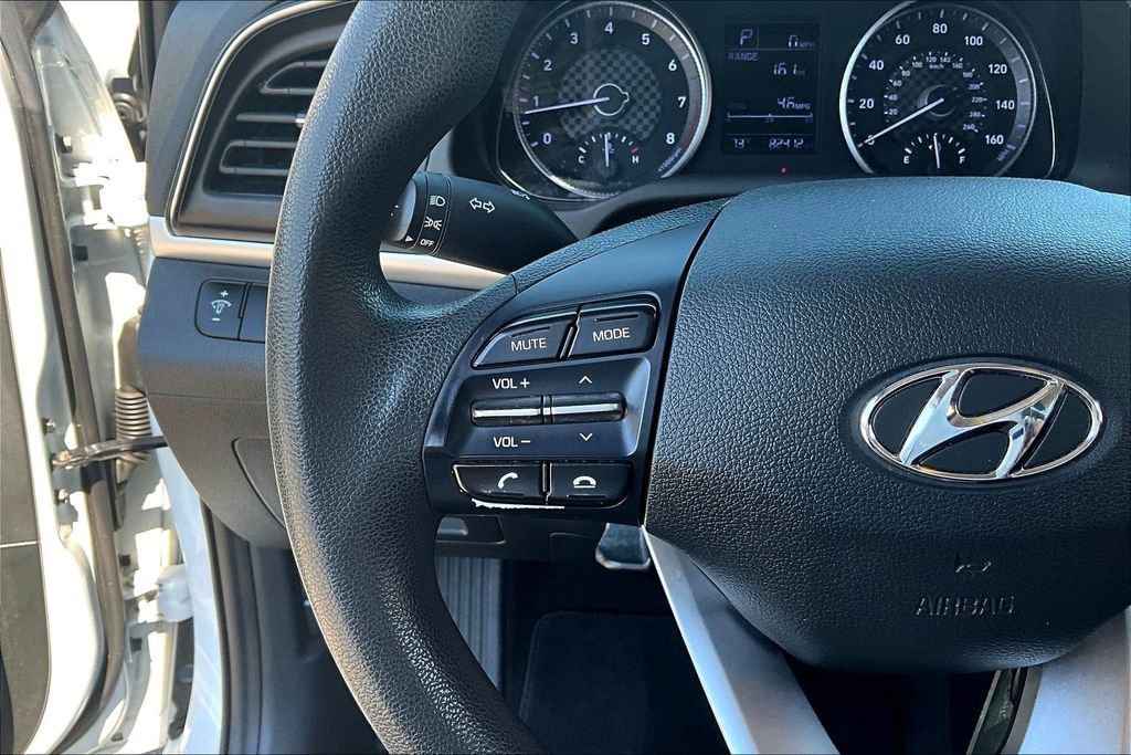 Used 2019 Hyundai Elantra SE w/ Cargo Package FWD image 11
