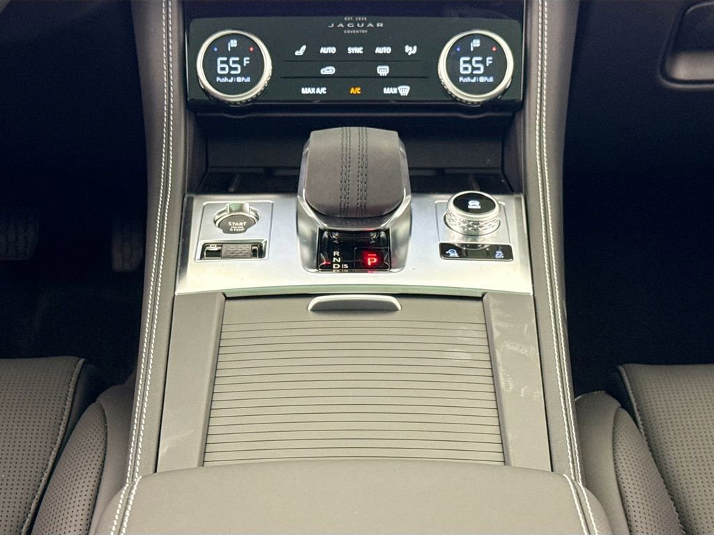 Used 2025 Jaguar F-PACE R-Dynamic S image 12