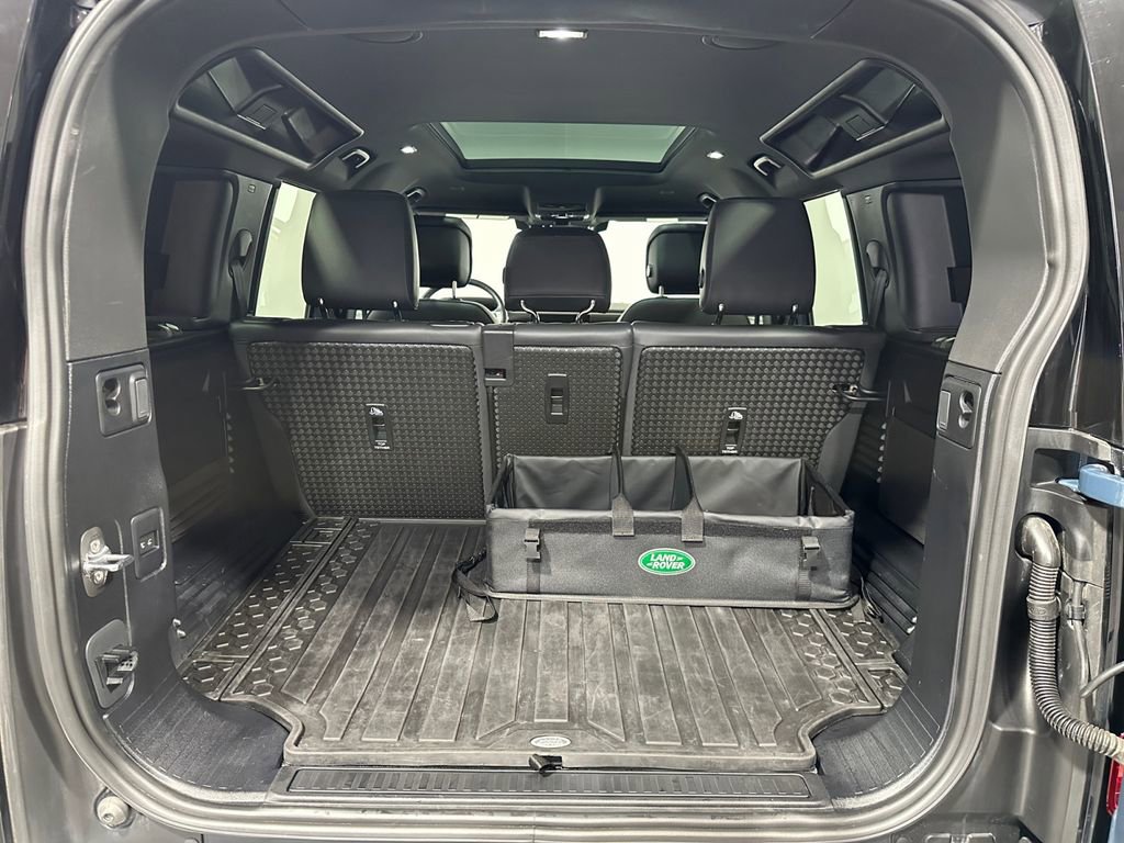 Used 2024 Land Rover Defender 110 SE image 19