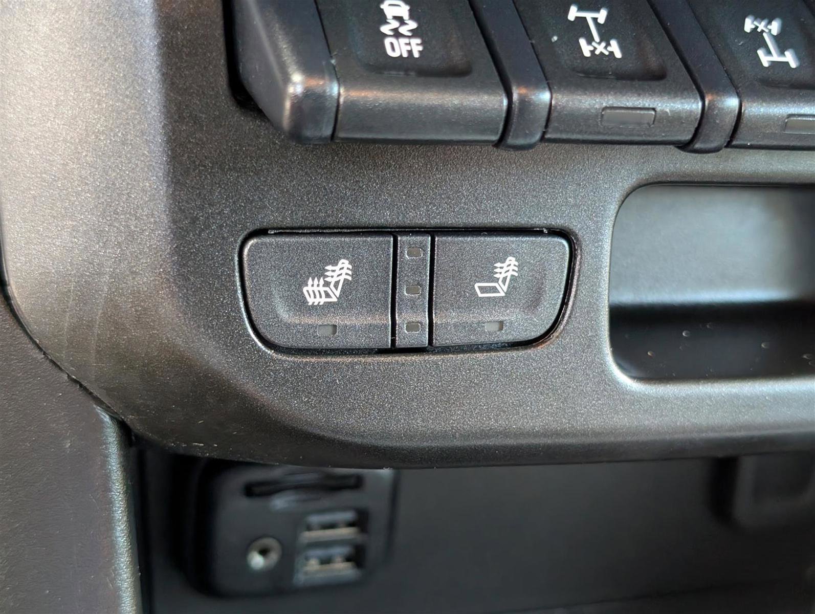 Used 2022 Chevrolet Colorado ZR2 w/ ZR2 Dusk Special Edition image 24