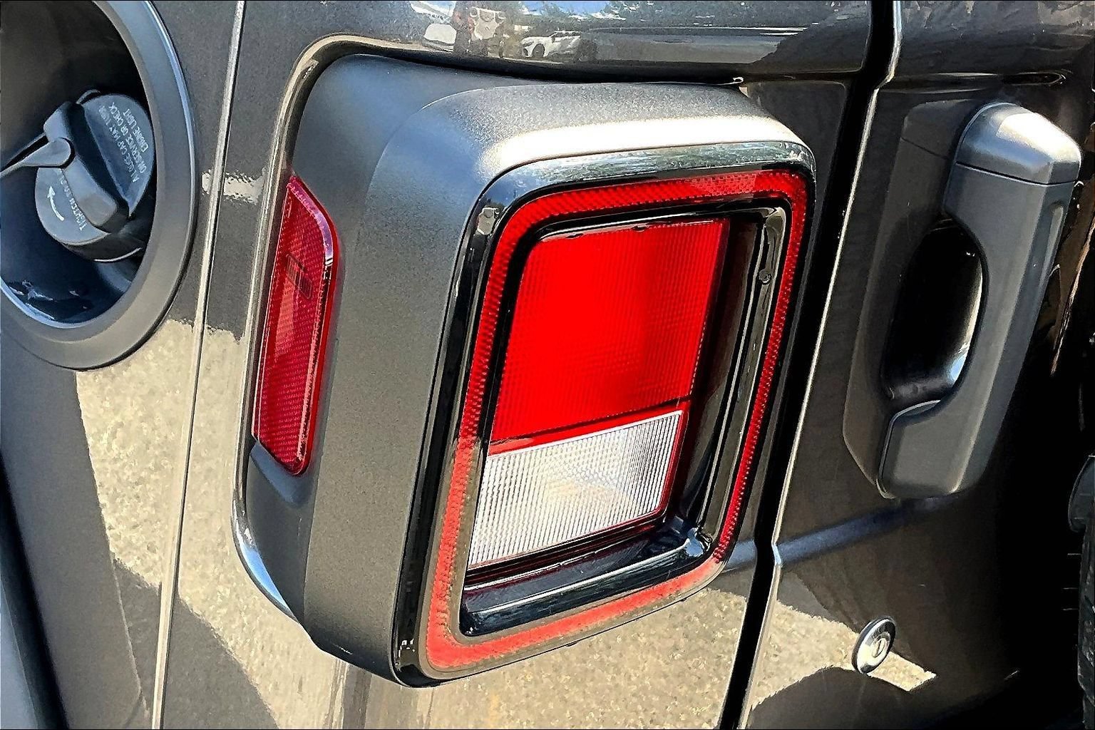 Used 2021 Jeep Wrangler Unlimited Sport AWD/4WD image 20