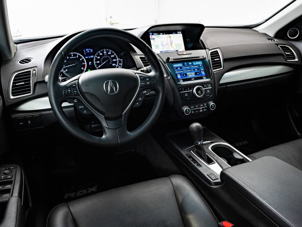Used 2017 Acura RDX w/ Technology Package FWD image 4