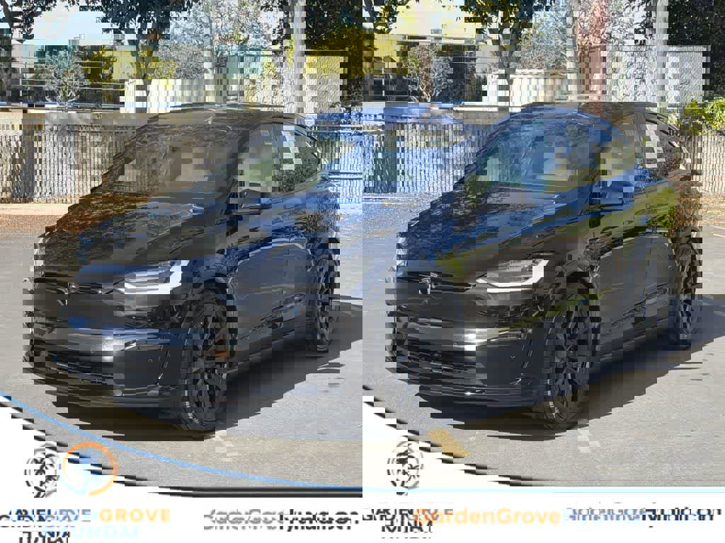 Used 2022 Tesla Model X image 1